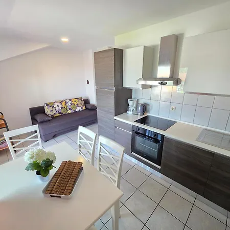 דירה Damir With Terrace