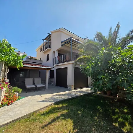 דירה Damir With Terrace