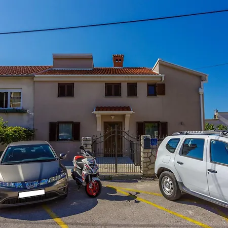 Damir With Terrace דירה