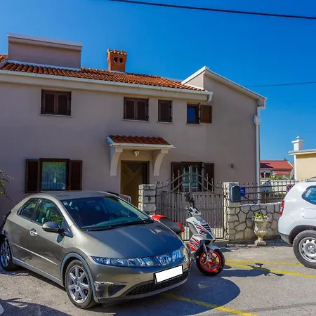 דירה Damir With Terrace