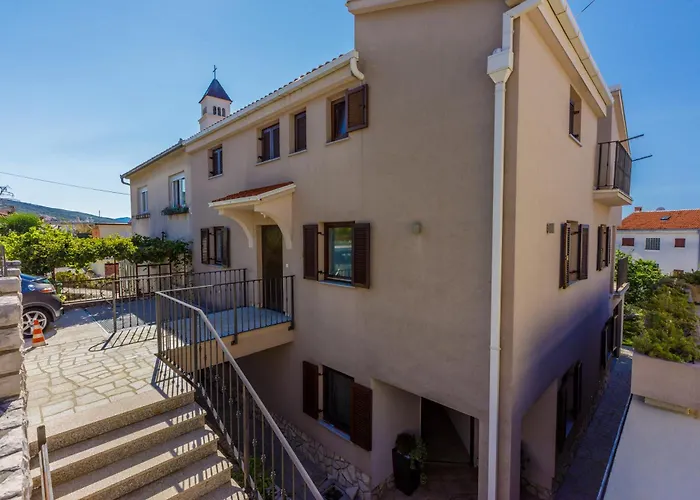 Damir With Terrace Apartman *