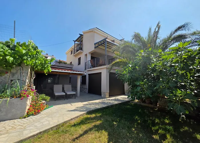 Apartman Damir With Terrace