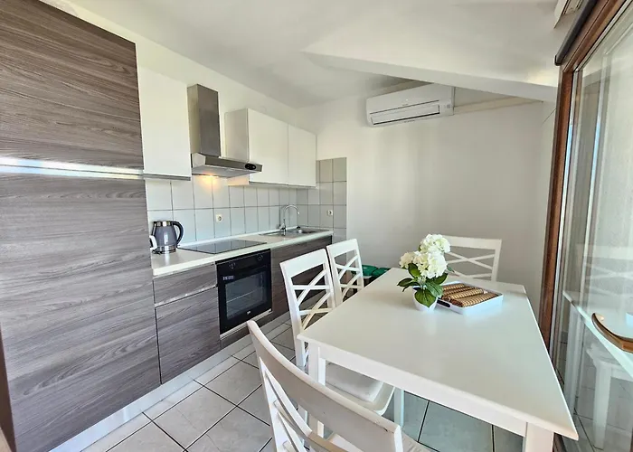 Damir With Terrace * Crikvenica